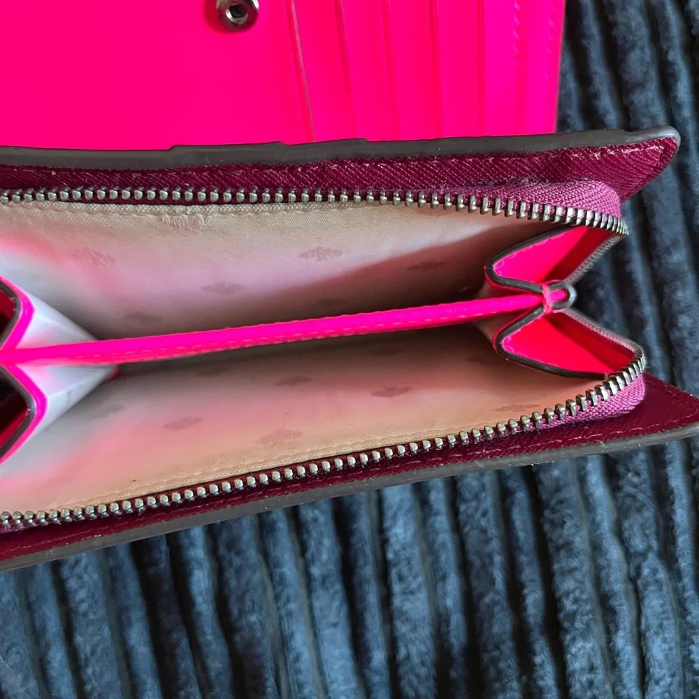 kate spade pink and red heart Stripe Zip Wallet